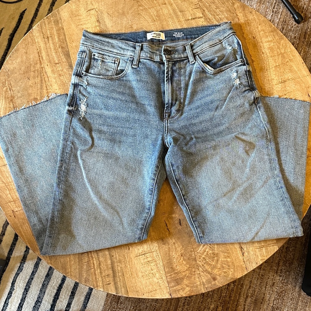 Women's Straight Leg Jeans - Light Blue Wash